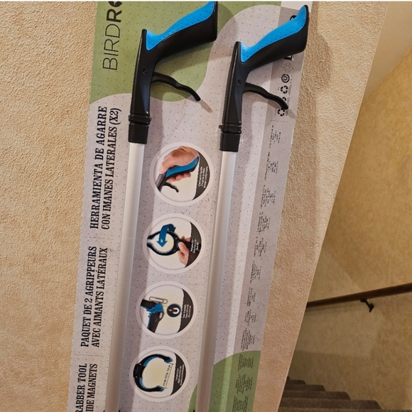 White and Blue Garden Pruning Shears with Curved Handles - Picture 2 of 13